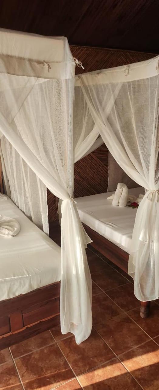 Ambatomilo Shangri-La Lodge מראה חיצוני תמונה